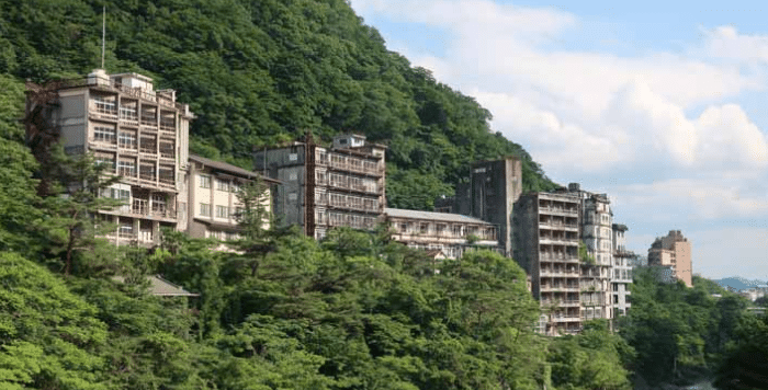 廃ホテル