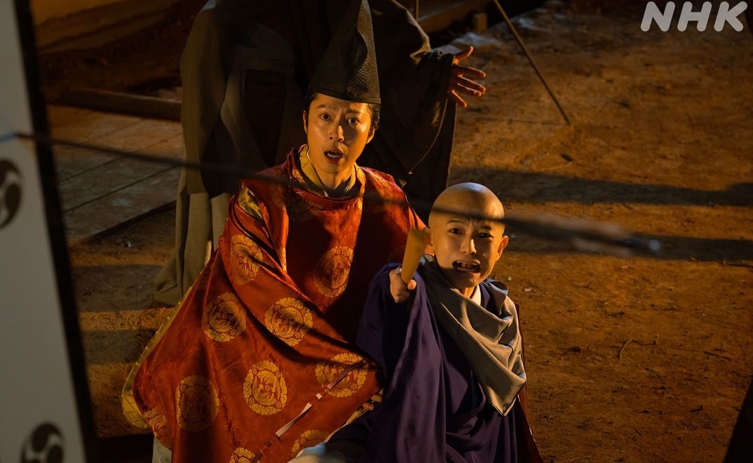 【光る君へ】長徳の変を分かりやすく解説！藤原伊周と花山院は三角関係？ | DRA FILM